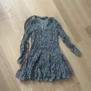 Dynamite Black and White Floral Pattern